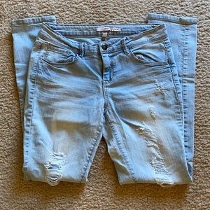 Bongo Crop Distressed Skinny Jeans